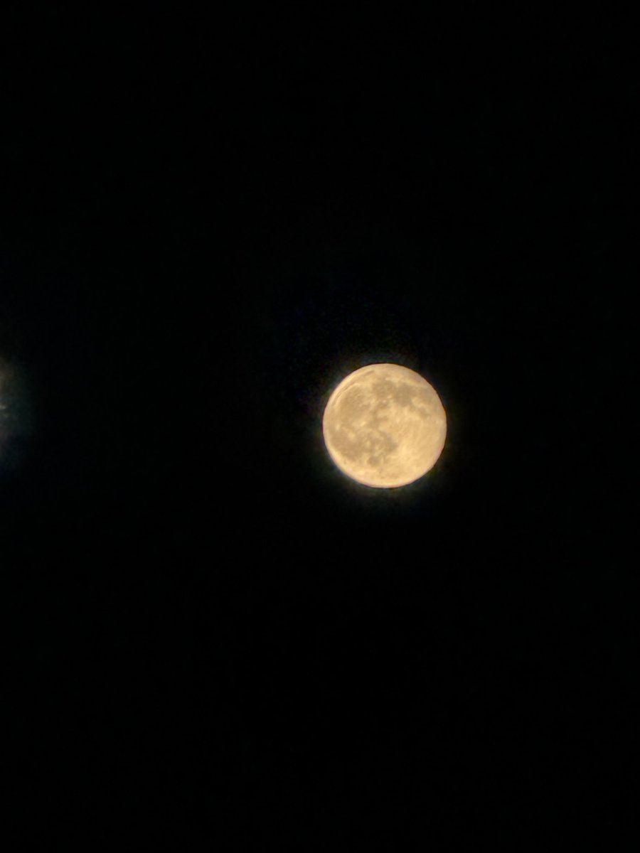 thecloud9kidd's tweet photo. If you look closely you’ll see that man on the moon 😮‍💨😮‍💨 https://t.co/ymvwhlUAYd