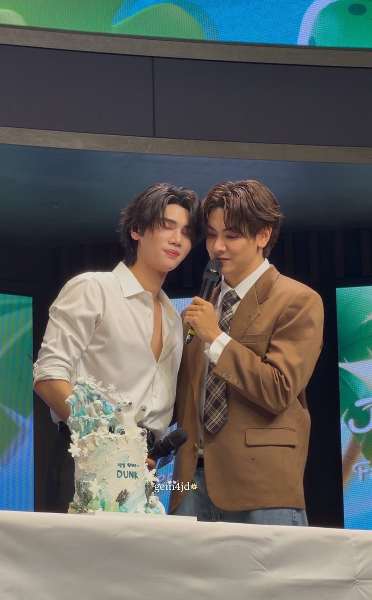 tangeriminie's tweet photo. yall :( that’s litr his baby :( he adores him so much https://t.co/VlPG9siTHC