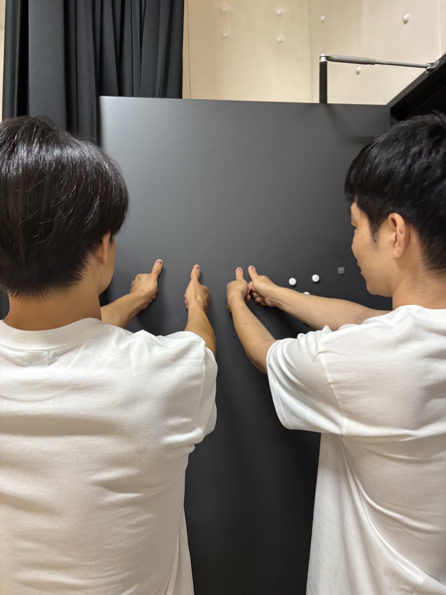 jarujaru12th's tweet photo. 【正解】

福徳の親指にふくちくシール
後藤の親指にJJGシール

#マルゲリータ男とキャンパスガール https://t.co/QgttVncgmY