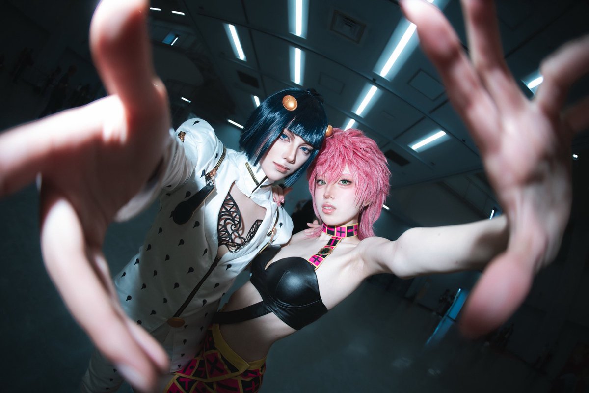 avocadodarake's tweet photo. Bucciarati &amp; Trish

📷▶︎@hiroshi0628cos 
#jjbacosplay https://t.co/vLYmn4iyfh