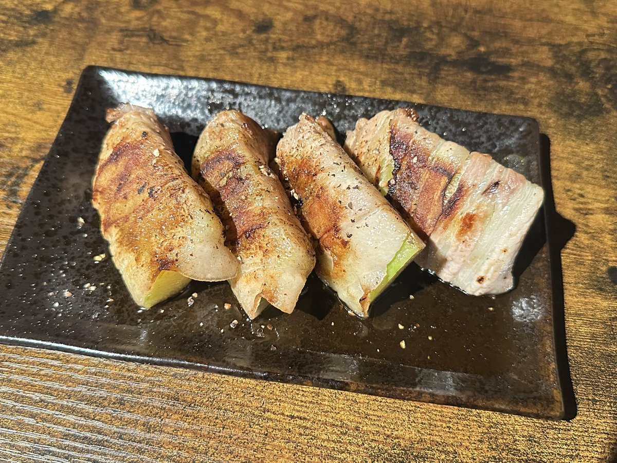 shiragiku3's tweet photo. 絶品お好み焼き！
冬瓜豚肉巻き
お好み焼き屋さんのおでん
和牛ステーキ

美味かった〜 https://t.co/eeW9G50z56