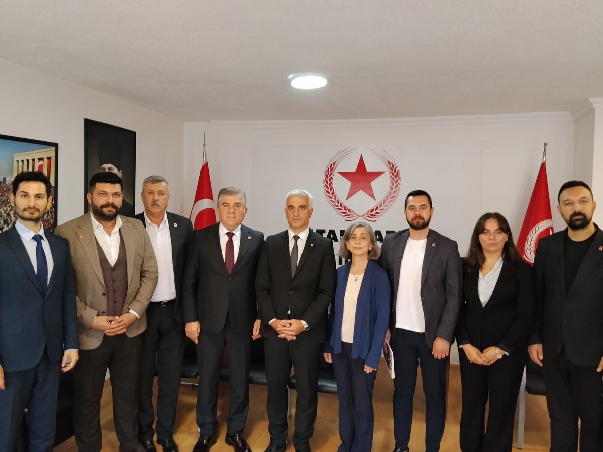 vatanpartisi06's tweet photo. Cumhuriyet Halk Partisi Ankara İl Başkanı Sn. Fahri Yıldırım ve Ankara İl Yöneticilerini İl Başkanlığımızda ağırladık. 

Nazik ziyaretleri için teşekkür ediyoruz. https://t.co/TvZRuJ7AjP