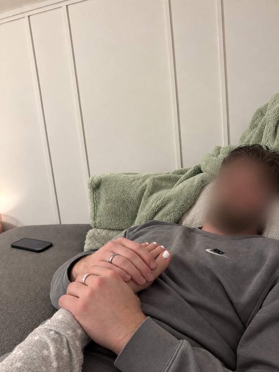 PixieFeetUk's tweet photo. Do you enjoy giving foot massages? 🧚 

Follow for explicit context 🥵 👿 https://t.co/o3K8ch9OCk