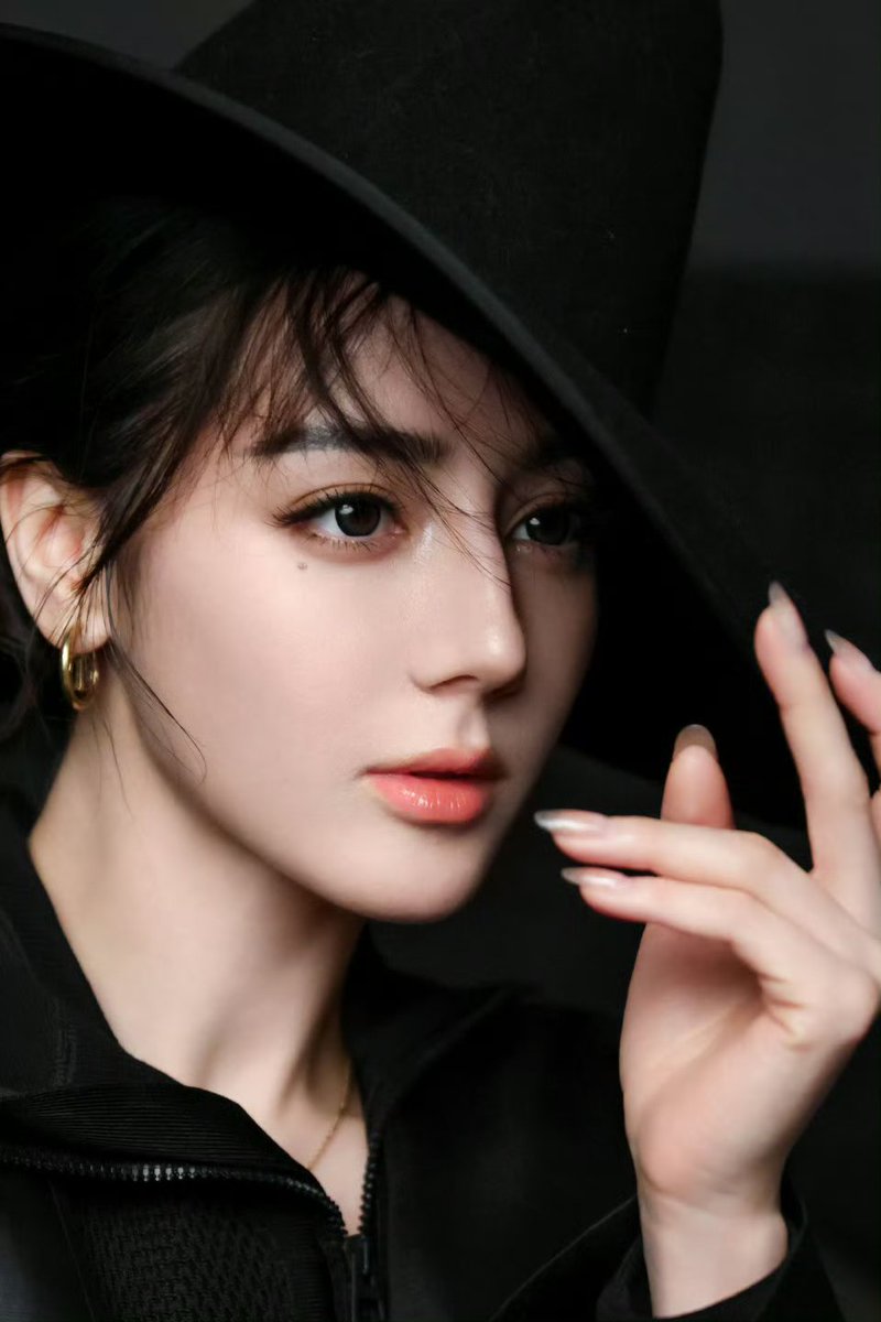 Dilraba_fans's tweet photo. Can't wait to see #Dilraba shine at Paris Fashion Week 
#PFW  @Dior 
#Dior #DiorSS27
#DilrabaXDiorSS27 https://t.co/C32rhH5Ww3