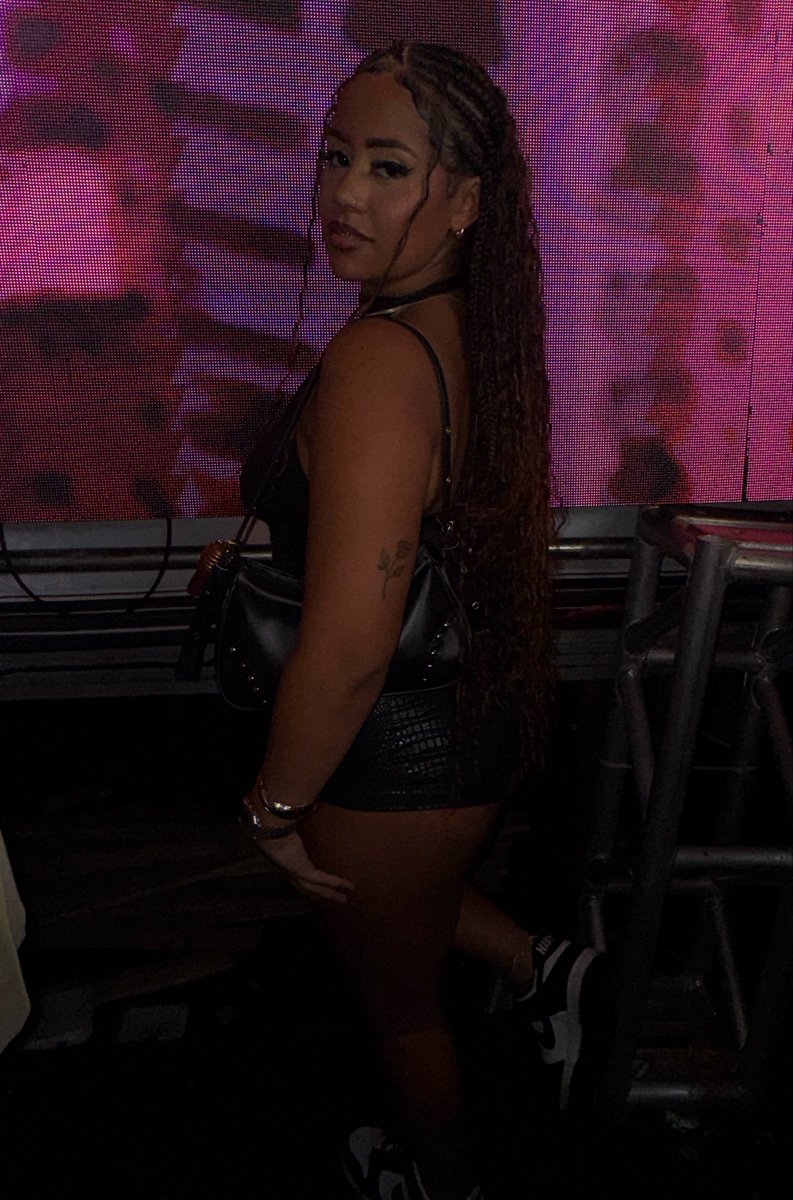 riricrf's tweet photo. Show do tue 🤩 https://t.co/cs2laEwmyC