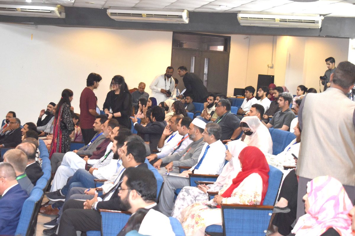 COMSATS_en's tweet photo. Technical Session 7 of the #ANSO–#COMSATS Conference explored Impact, Emerging Trends & Pathways to Scalable AI Solutions for Water Sustainability. The session was chaired by Dr. Farouq Alomari (Jordan 🇯🇴). It featured presentations by Dr. Muhammad Zahir (Pakistan 🇵🇰), Mr. Azhar Zia-ur-Rehman (UAE/Pakistan 🇦🇪 🇵🇰), Prof. Dr. Imran Ihsan (Pakistan 🇵🇰), Ms. Saima William (WHH) & Ms. Isabel Bogorinsky (WHH).
Discussions covered an AI-ready multi-source framework for harmful algal bloom monitoring & early warning in subtropical reservoirs, assessing the maturity of AI ethics in AI-enabled water governance, safety & security, semantic knowledge graphs for sustainable water governance, strengthening WASH systems for climate-resilient & inclusive water governance & the role of civil society in WASH system strengthening.
#AIEthics #WaterGovernance #WASH #KnowledgeGraphs #ANSO #COMSATS