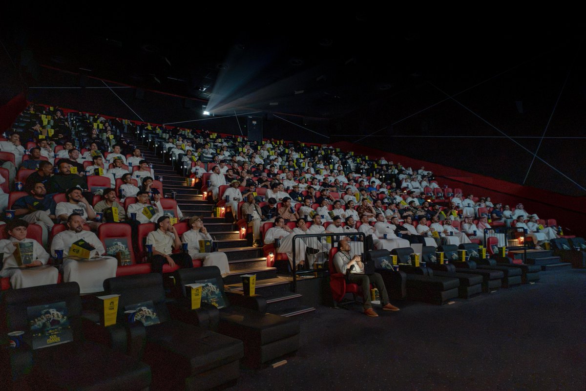 VOX_Cinemas_KSA's tweet photo. الجزيرة والدراما رجعت من جديد 🏝️
 والبداية كانت على الشاشة الكبيرة 🔥😍

وهذي أجواء بريمير أول حلقة من سلسلة الجزيرة 2 لـ @SHoNgxBoNgYT في #ڤوكس_سينما 💙 https://t.co/a0i20MJBZ8