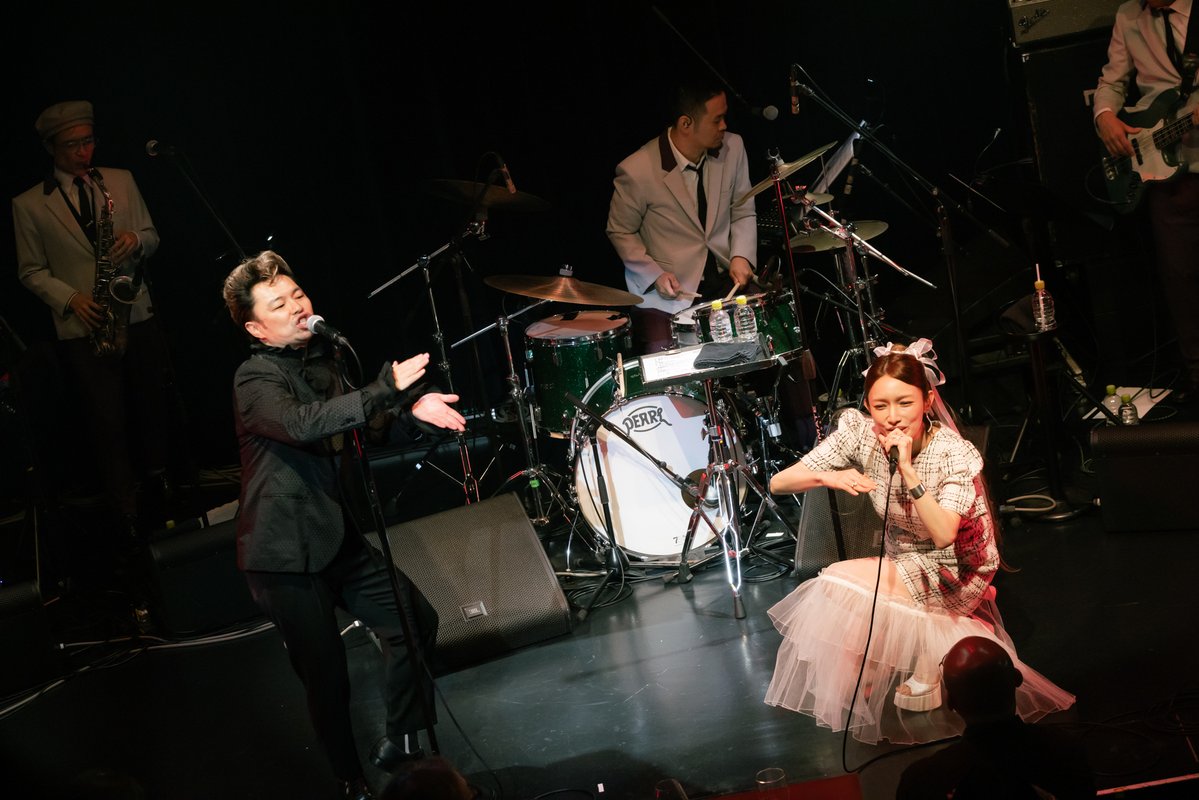 ZAINICHI_FUNK's tweet photo. 改めて昨日は『在日ファンク at Billboard Live TOKYO 2026』ありがとうございました！

SPECIAL GUESTに後藤真希さんを迎え、「おーへい」、「恋愛レボリューション21」を一緒に演奏させていただきまし���！

11月3日には後藤さんのライブに浜野がゲスト出演しますのでそちらも是非！

写真：廣田達也 https://t.co/rXx0N0IhOs