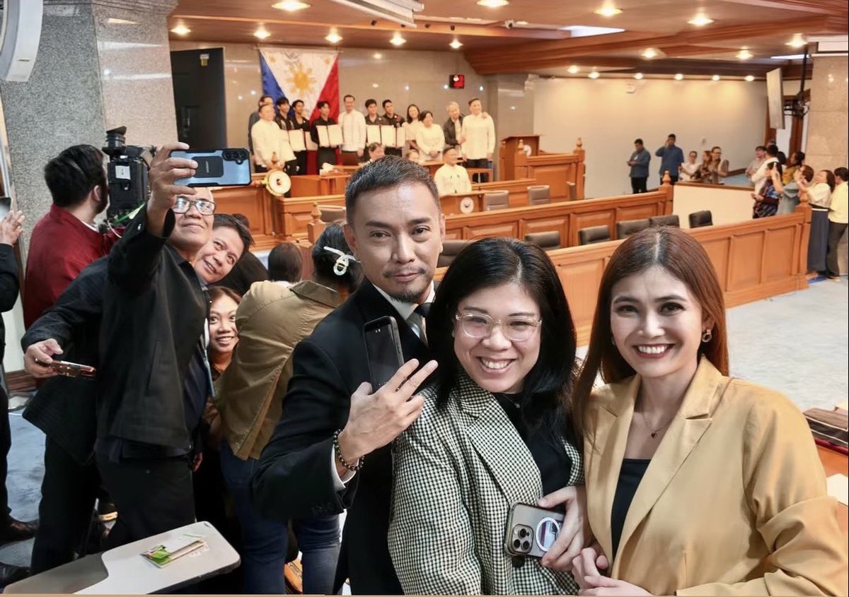 Joseph_Morong's tweet photo. SB1979 lol the boys were impressively very lowkey considering the path they have carved for Filipino music. Kudos bois @SB19Official (group foto nenok from @victoriatulad) the rest mine hehe https://t.co/WiBmCRtvgu