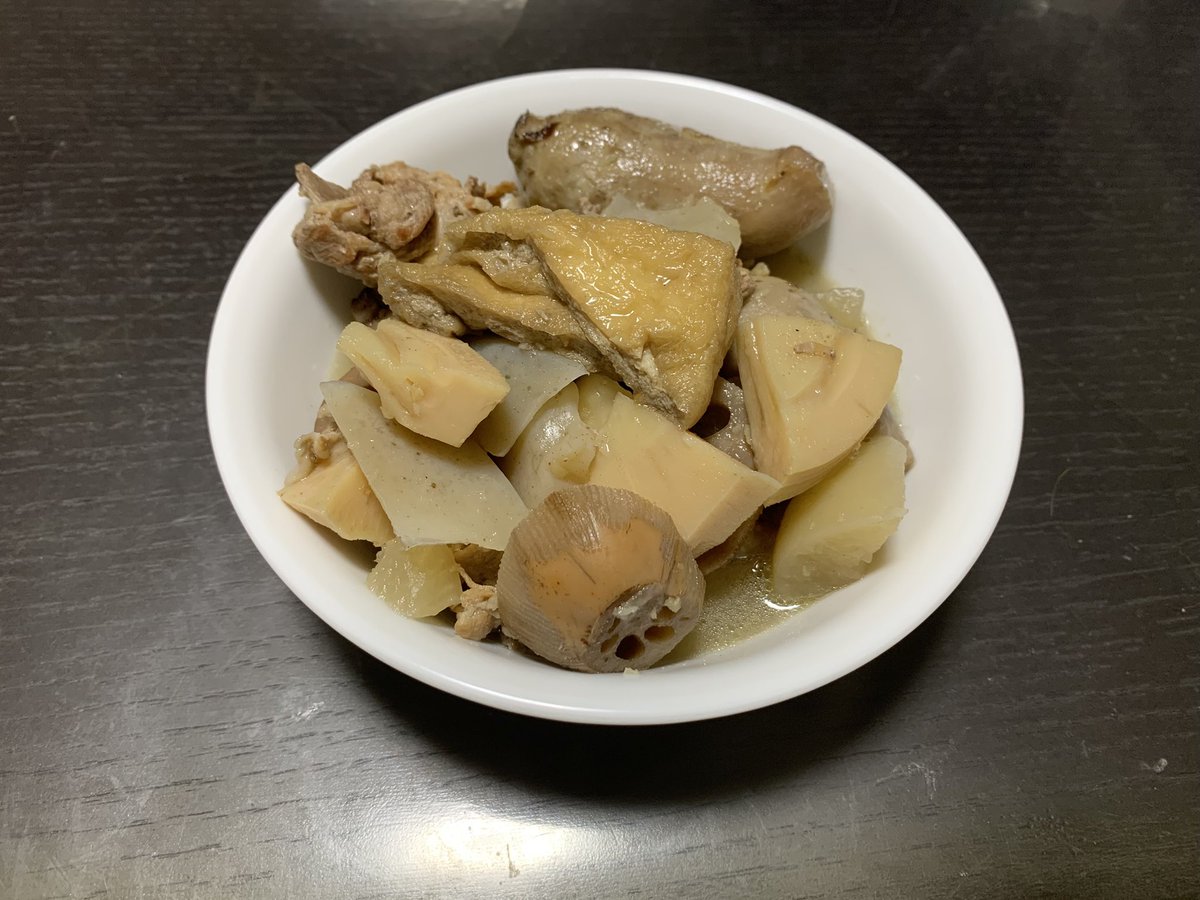 bocoh_nikki's tweet photo. ありがたや〜っ！😭
夜は母が作ってくれた、がめにをいただきました！🍲

食べ終えたら、天に唾を吐き、神を呪ったヨブの聖書朗読とお祈りをしまーすっ！🙌📖 https://t.co/a13zf55R8Z