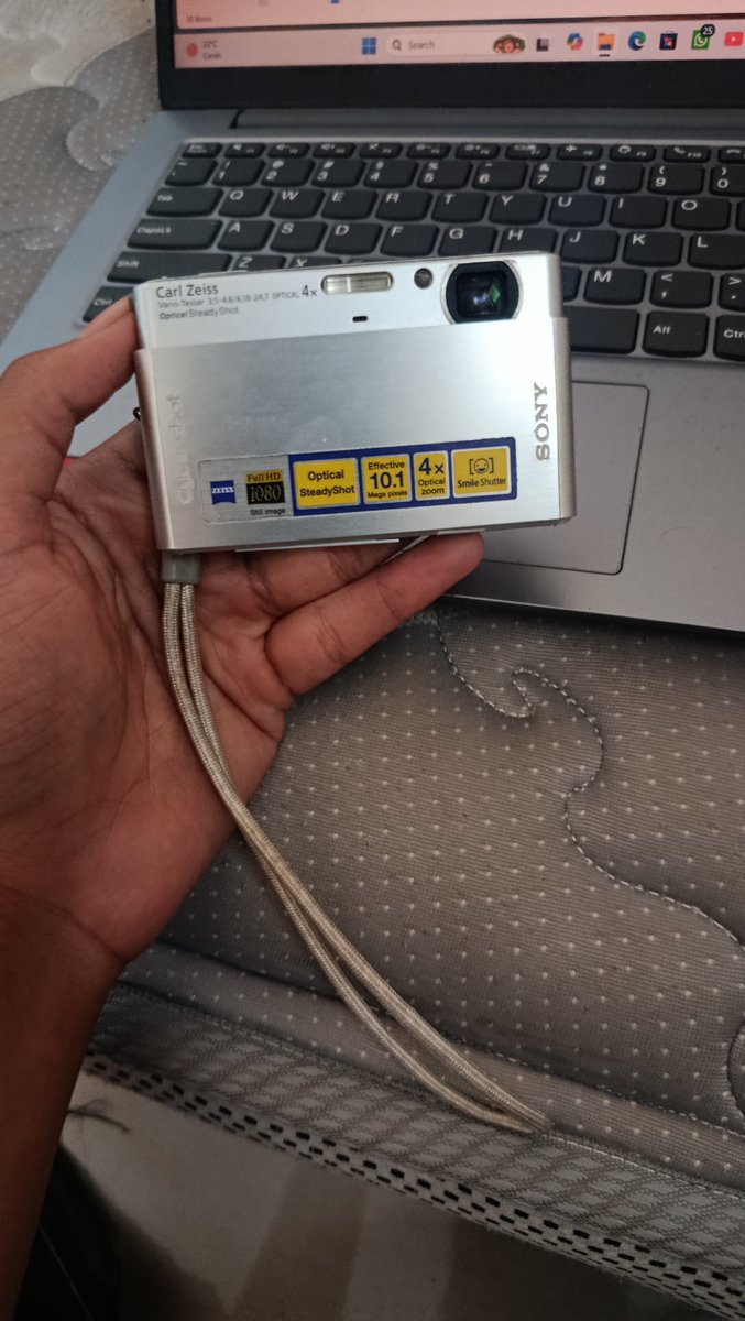lloluzivert's tweet photo. Want To Sale Digicam Sony T77 
Kondisinya:
Flash Aman
Zoom In Out Aman
Touchscreen Aman 
-Layar Polaris
-Hasilnya agak dreamy tapi masih oke keliatan bagus tajam 
kelengkapan: kamera, baterai, memo, strap, pouch 
Hasil foto dikomentar ya
#WTS #zonauangㅤ #digicam #malang https://t.co/gC4Paxx6aH