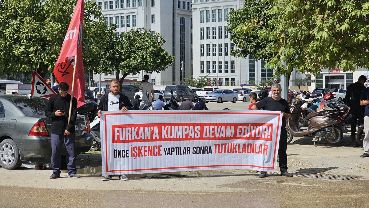 liderhoca_1's tweet photo. ADALET NÖBETİ DEVAM EDİYOR

26 Eylül sokak işkencesiyle gözaltına alınan Furkan Gönüllüleri için Adana Adliyesi önünde adalet bekleyişi devam ediyor.

AdaletIstemek SuçDeğil
#AdanaAdliyeOnüBekleyiş
Kardeşlerimizi SerbestBırakın https://t.co/mRqQGgdyTg