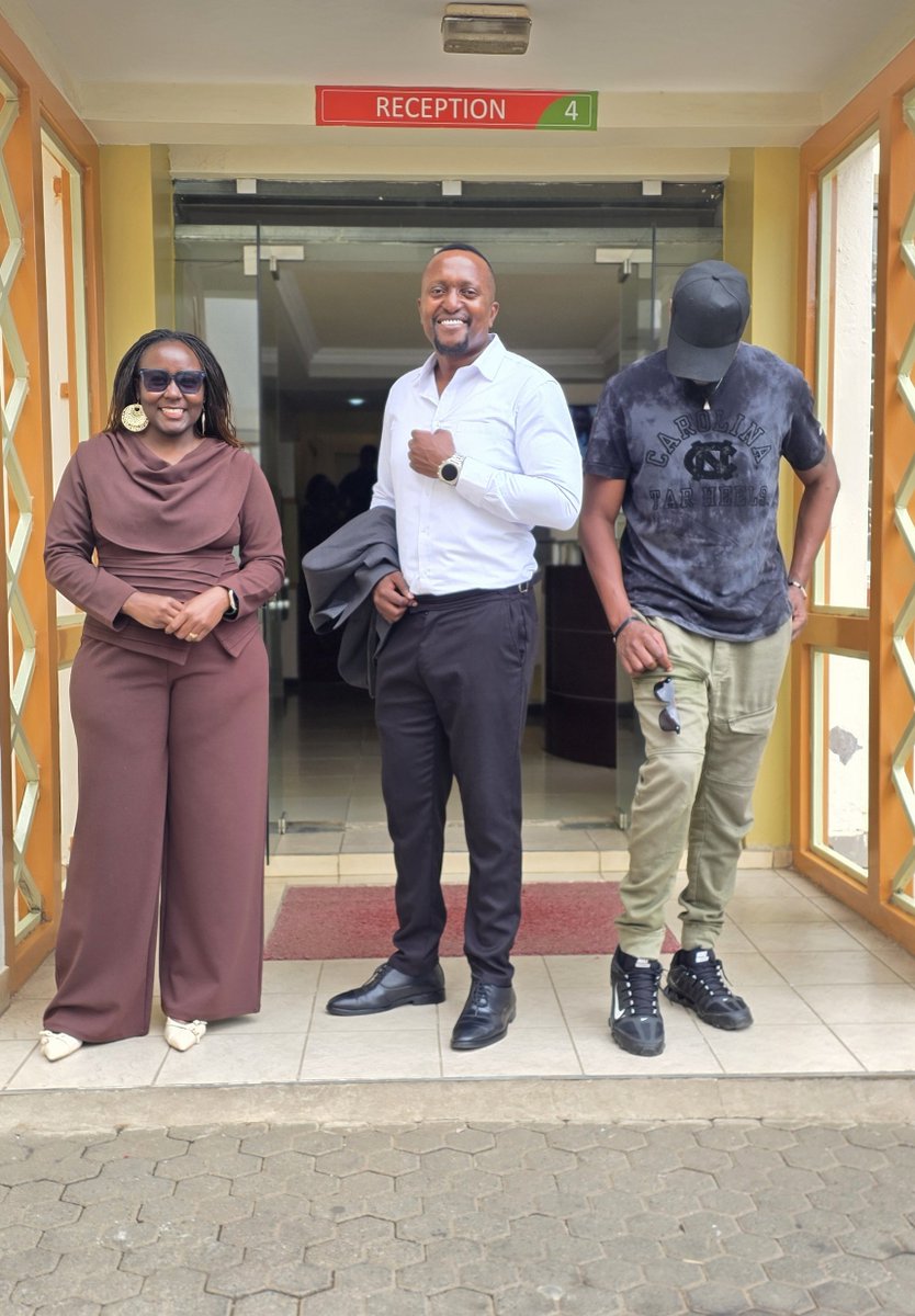 sellyamutabi's tweet photo. #MsetoMashinaniMonday ni 🔥🔥 1-4PM @RadioCitizenFM with @mzaziwillytuva and @djflashkenya

Helping you deal with pressure za Monday 😅

Upo?

#MamboMseto #queenmnc #huskyvoice #ingwebae https://t.co/Z09KwnNoLV