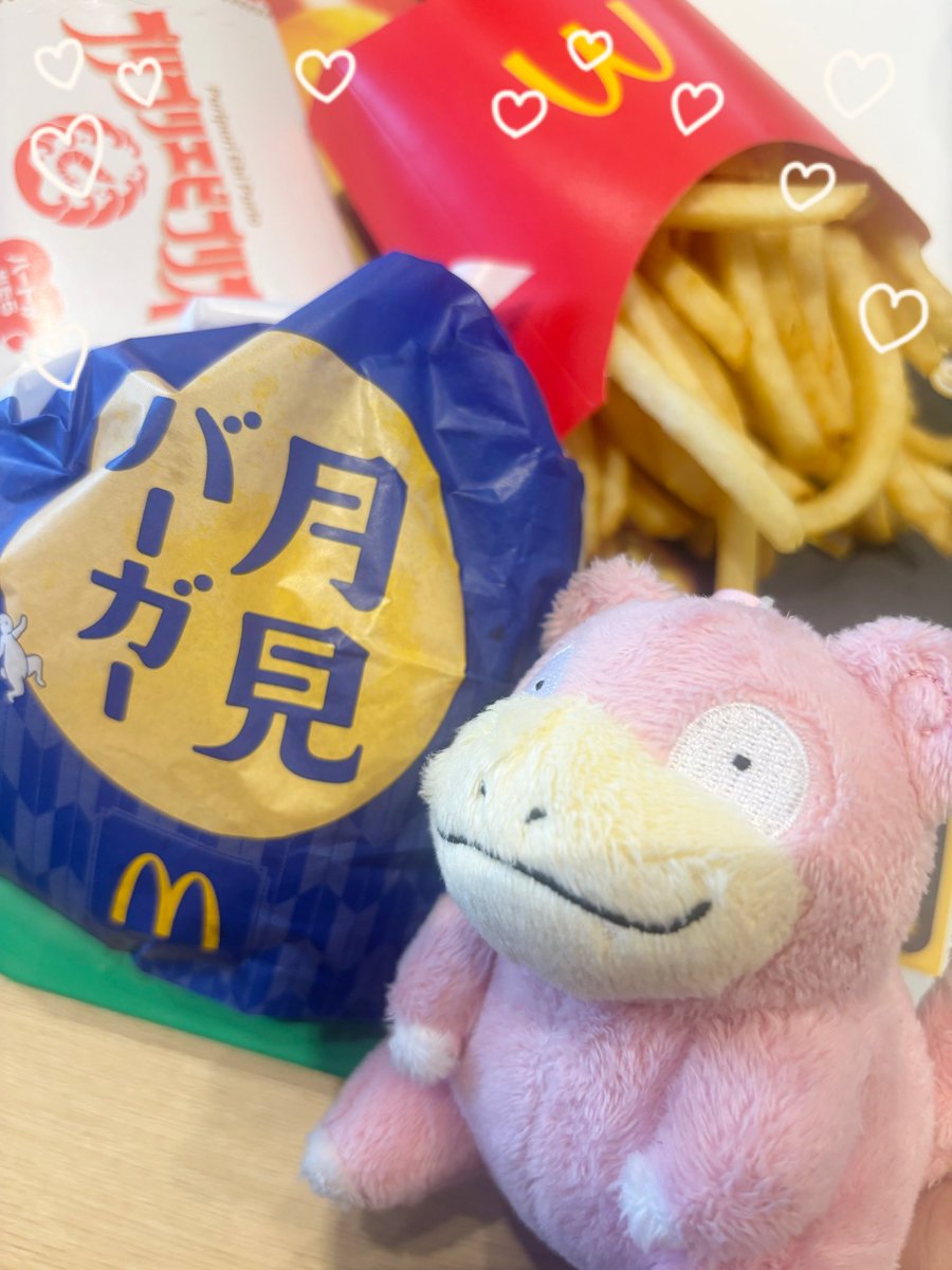neko_runa2's tweet photo. この間食べた月見バーガー載せ忘れてた🍔 https://t.co/hgTGKntSBF
