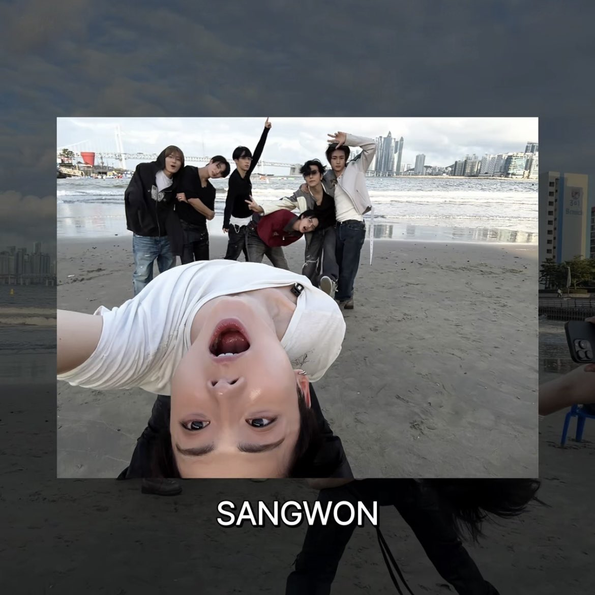 xinlonggu's tweet photo. how the ald1 family takes pics https://t.co/rKtTt6RXxR