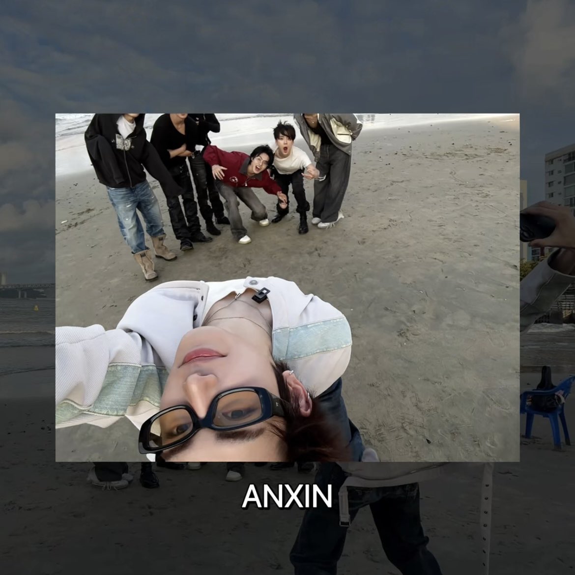 xinlonggu's tweet photo. how the ald1 family takes pics https://t.co/rKtTt6RXxR