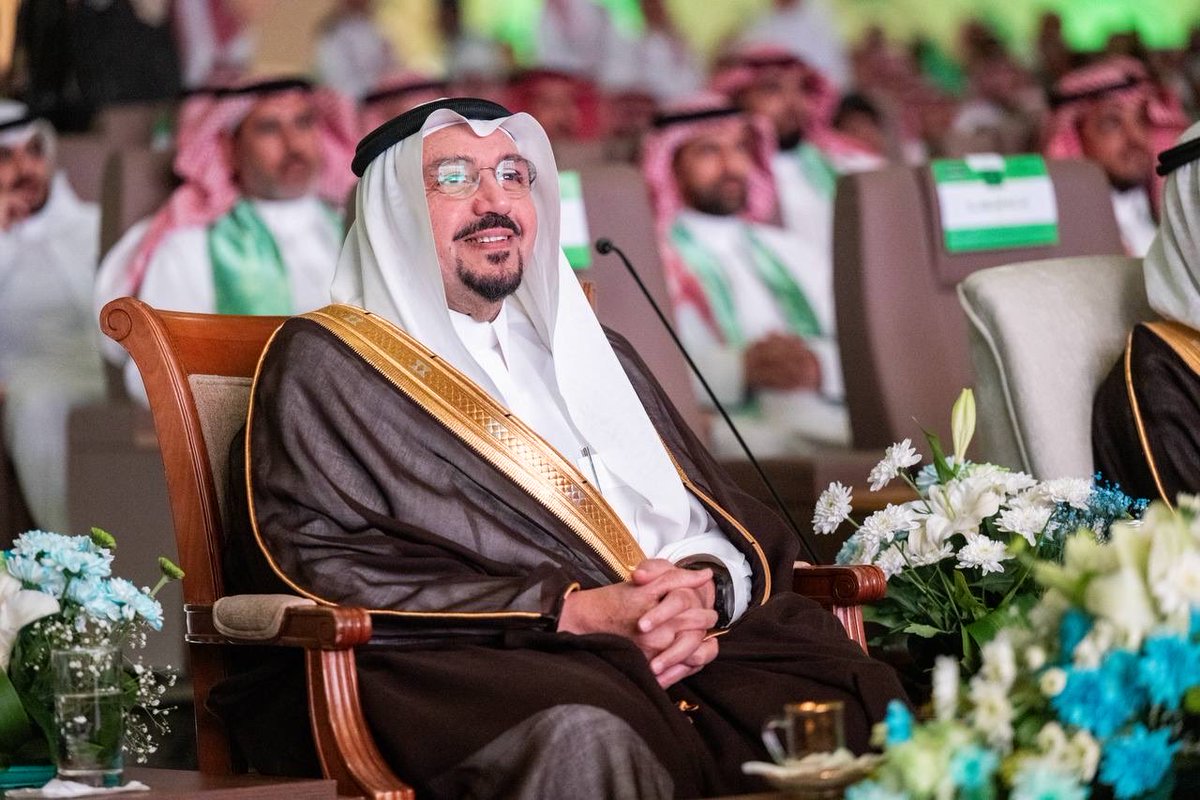EmarahAlQassim's tweet photo. أشاد سموه بما تضمنه الاحتفال من فعاليات تعكس الاعتزاز بالهوية الوطنية..

سمو #أمير_منطقة_القصيم بحضور سمو نائبه ، يرعى احتفال جامعة القصيم بـ #اليوم_الوطني_السعودي . https://t.co/y8IYblwknG