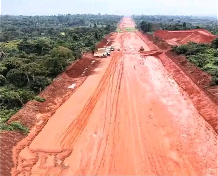 Kiss_Mequikk's tweet photo. BIG PUSH ROAD CONSTRUCTION 🚧

Ashanti Region - Kumasi

Current state of the Kumasi Outer Ring Road: Construction of the Kumasi Outer Ring Road is currently ongoing

I think after the Accra–Kumasi Expressway, this is the most important road project being undertaken by the NDC. ☂️ https://t.co/1YFylQNXKp