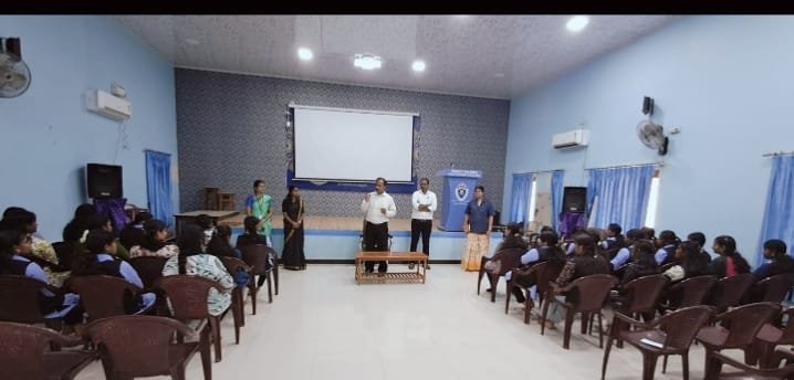 christthekingpc's tweet photo. 🌐 #SocialMediaAwareness Programme

 The #InternalComplaintsCommittee (ICC) organised an awareness meeting for girl students on the importance of safe and responsible use of social media.

 🔹Protecting Privacy, Safety &amp; Digital Identity #ResponsibleSocialMedia https://t.co/gdnOvuJ2Xu