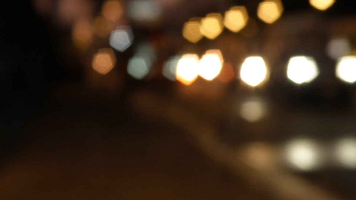 esceiz's tweet photo. Something about Manila’s busy evenings https://t.co/R8WntxGMGU
