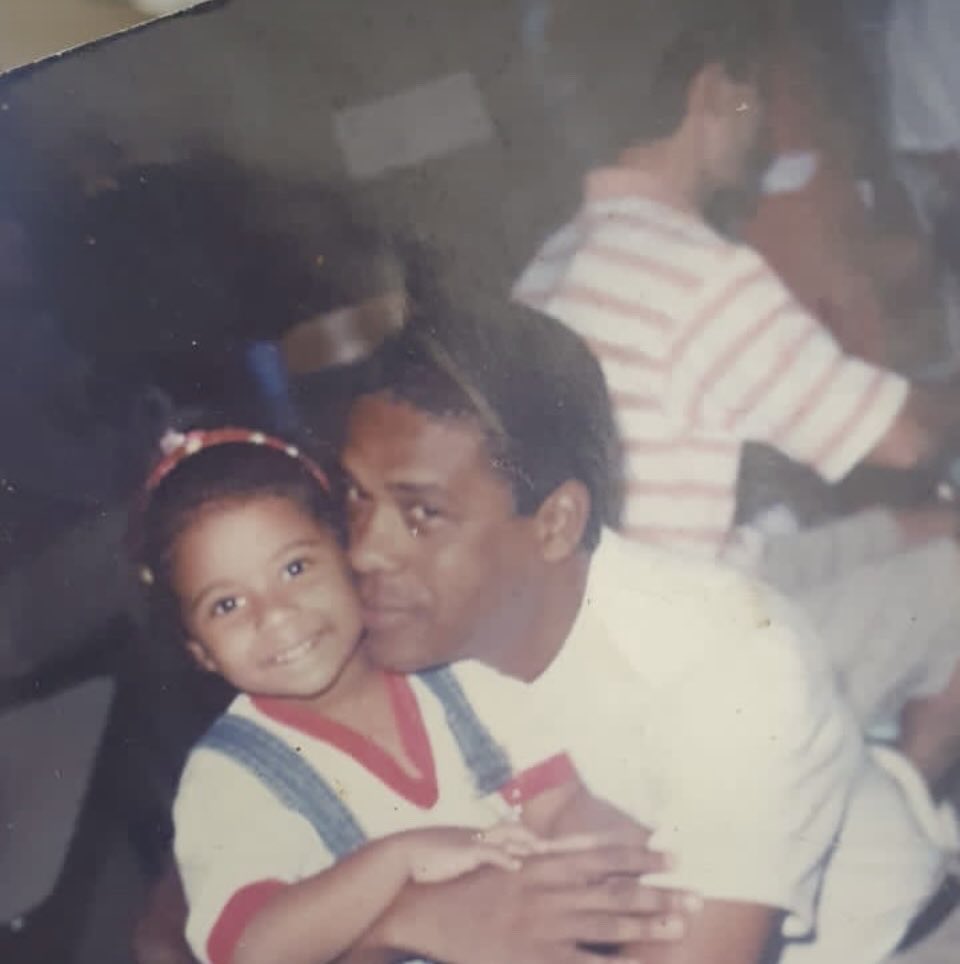 talktotata's tweet photo. Meu pai comigo na escola em 2001  //  meu pai com minha filha na escola em 2026 https://t.co/p7NYhzVCtT