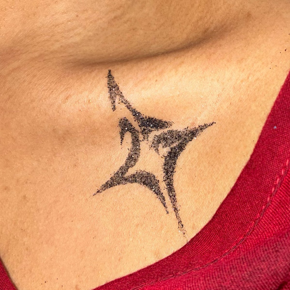 sixfeetmen's tweet photo. a little ✨bling✨ for your REDLINE fit 💚

me, @lunargleams &amp; @annspage_ are giving out FREE GLITTER TATTOOS provided by @goingpretty_ 

📍 Around Indonesia Arena
📅 3 October 2026
⏰ 09:00 - 14:00 (or until we run out of slots)

limited quantities only — come get your sparkle✨ https://t.co/65ps8C3Xta