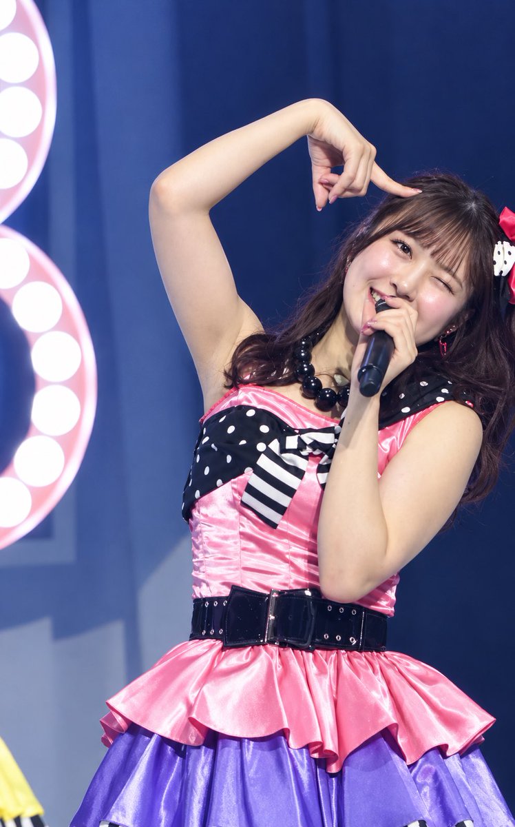 s_pan__'s tweet photo. ピントが合ってなくて申し訳ない😭
pyonさんかわいすぎウィンク😭
#橋本陽菜
#AKB48
#AKBサンコンコン https://t.co/7krQukCKNK