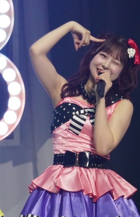 s_pan__'s tweet photo. ピントが合ってなくて申し訳ない😭
pyonさんかわいすぎウィンク😭
#橋本陽菜
#AKB48
#AKBサンコンコン https://t.co/7krQukCKNK