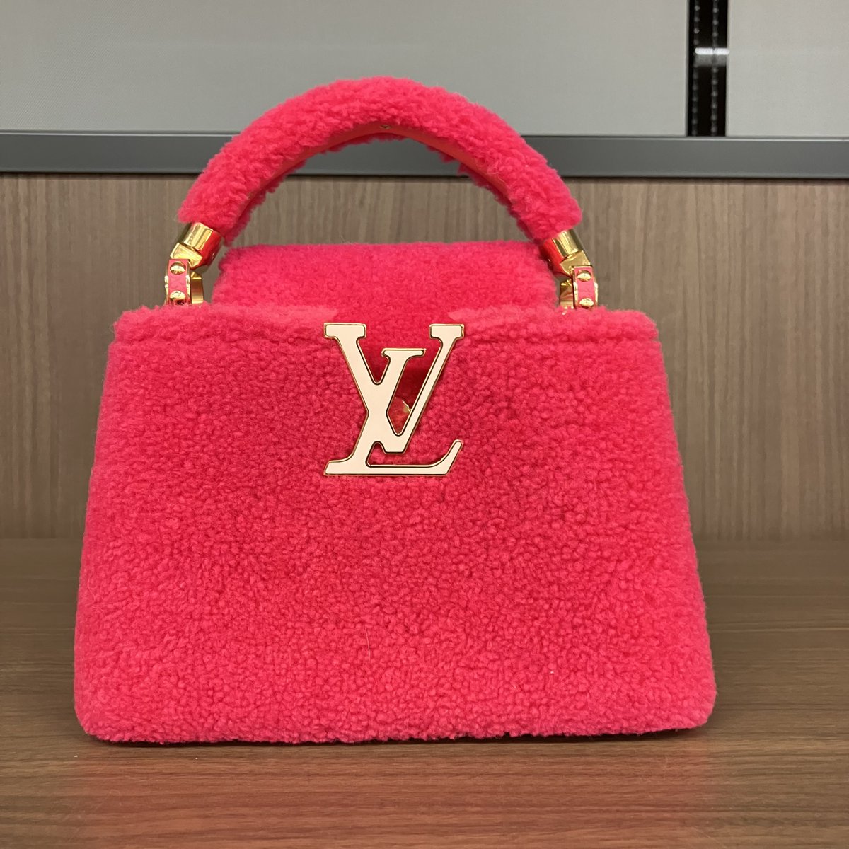 daikichiauction's tweet photo. おはようございます🐓
大吉オークション事務局です。  

本日で4日大会の下見が最終日です🍎
 ◆下見予約はHPにて受付中◆
 https://t.co/9xlBXeMl7H 

皆様のご来場お待ちしております🌾

＃大吉オークション　#ロレックス　＃デイデイト　＃ルイヴィトン　＃カプシーヌ https://t.co/92F039OFEL
