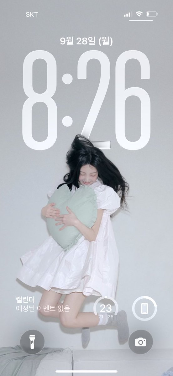 iqzsnj's tweet photo. 배경화면 하기 좋은 워니사진 짱 마늠 https://t.co/xMOHUDRWDs