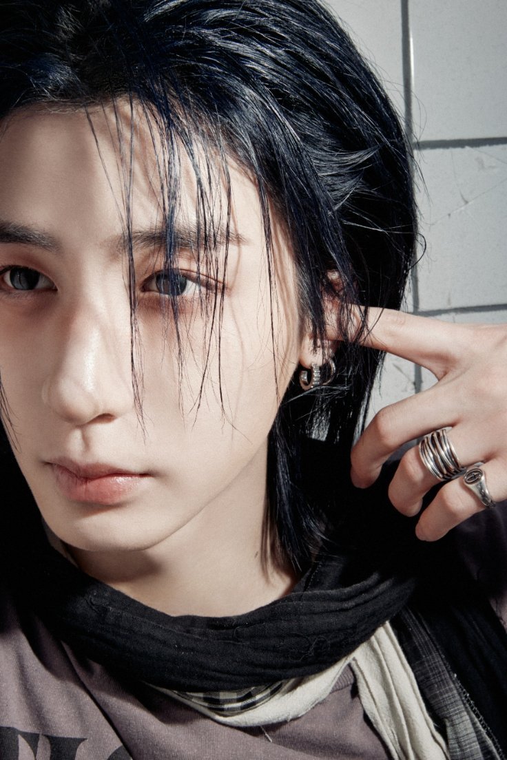leehanarchive's tweet photo. #LEEHAN melon exclusive photos https://t.co/8ZUiciG6HV