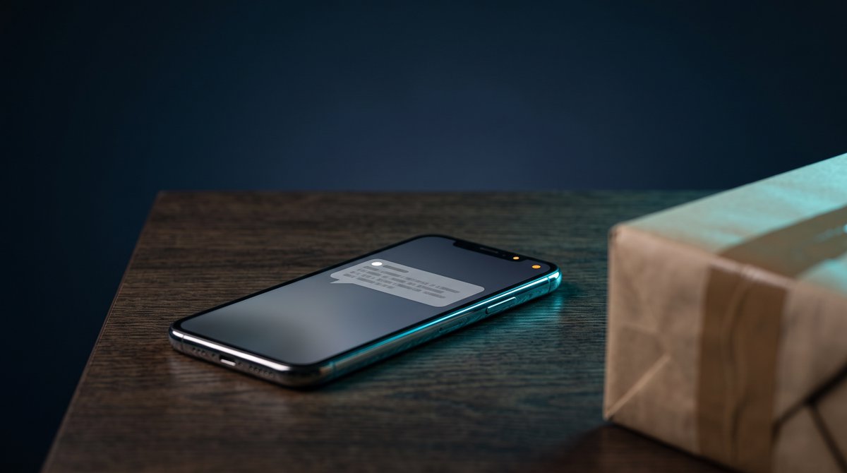 bits_uk's tweet photo. “A parcel is waiting.” “A tax refund is held.” Tap here.

Both follow the exact same predatory script: manufacture urgency to harvest card details.

Verify the domain before your finger touches the glass. Never trust the link in the message. https://t.co/ufdK8eOym4