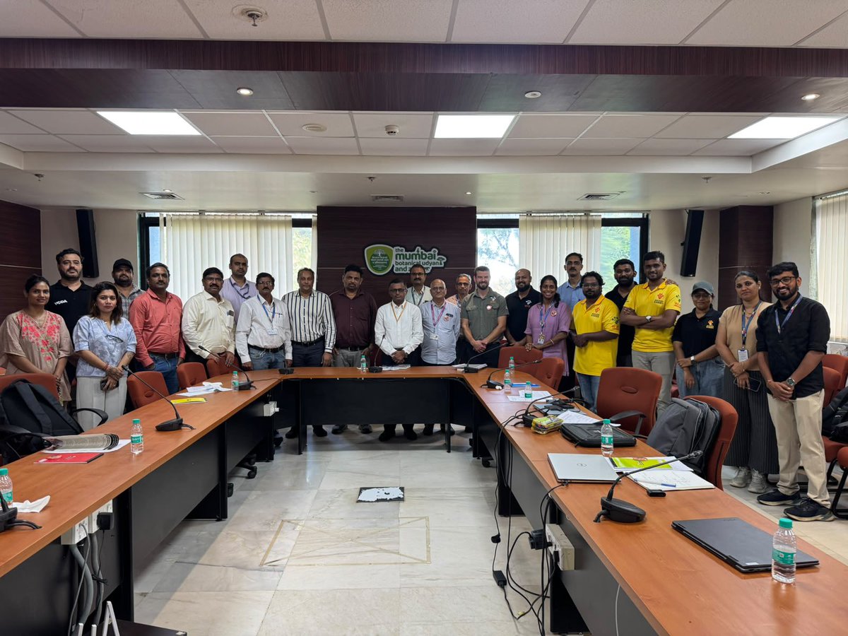 nrcpmohfw's tweet photo. On the eve of #WorldRabiesDay, @NCDCIndia MoHFW facilitated the inauguration of Mumbai Rabies Elimination Project Phase 2 Mass Dog Vaccination in the presence of Hon'ble Mayor Smt. Ritu Rajesh Tawde, and chaired the Rabies Taskforce meeting to review elimination measures.#ZeroBy3 https://t.co/eTDPbz3ZUg