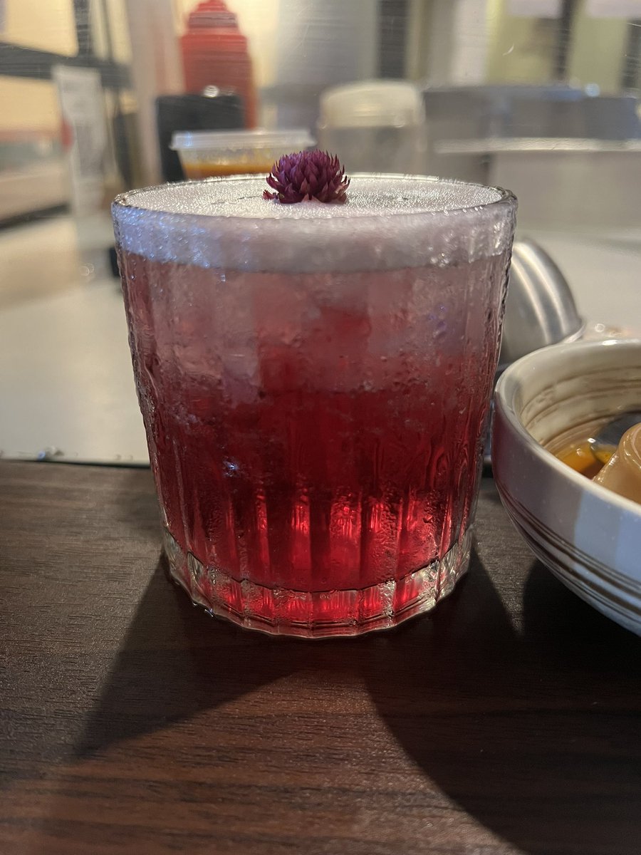 ramenow's tweet photo. Opening my #Iftarmeal with sweet #Japanesecustardpudding, followed by a main course of #grilledsatetaichan & #dakkkochi. Ending on a refreshing note with iced #butterflypeaflowertea. Truly a #moodboosting way to start #Mondayactivities!๐ฎ๐ข๐ซ๐๐ป
#kkochi #Iftar #JapaneseFood #CustardPudding #SateTaichan #IcedTea #MondayVibes #KulinerBontang #BontangCulinary #Kuliner #Culinary #Bontang