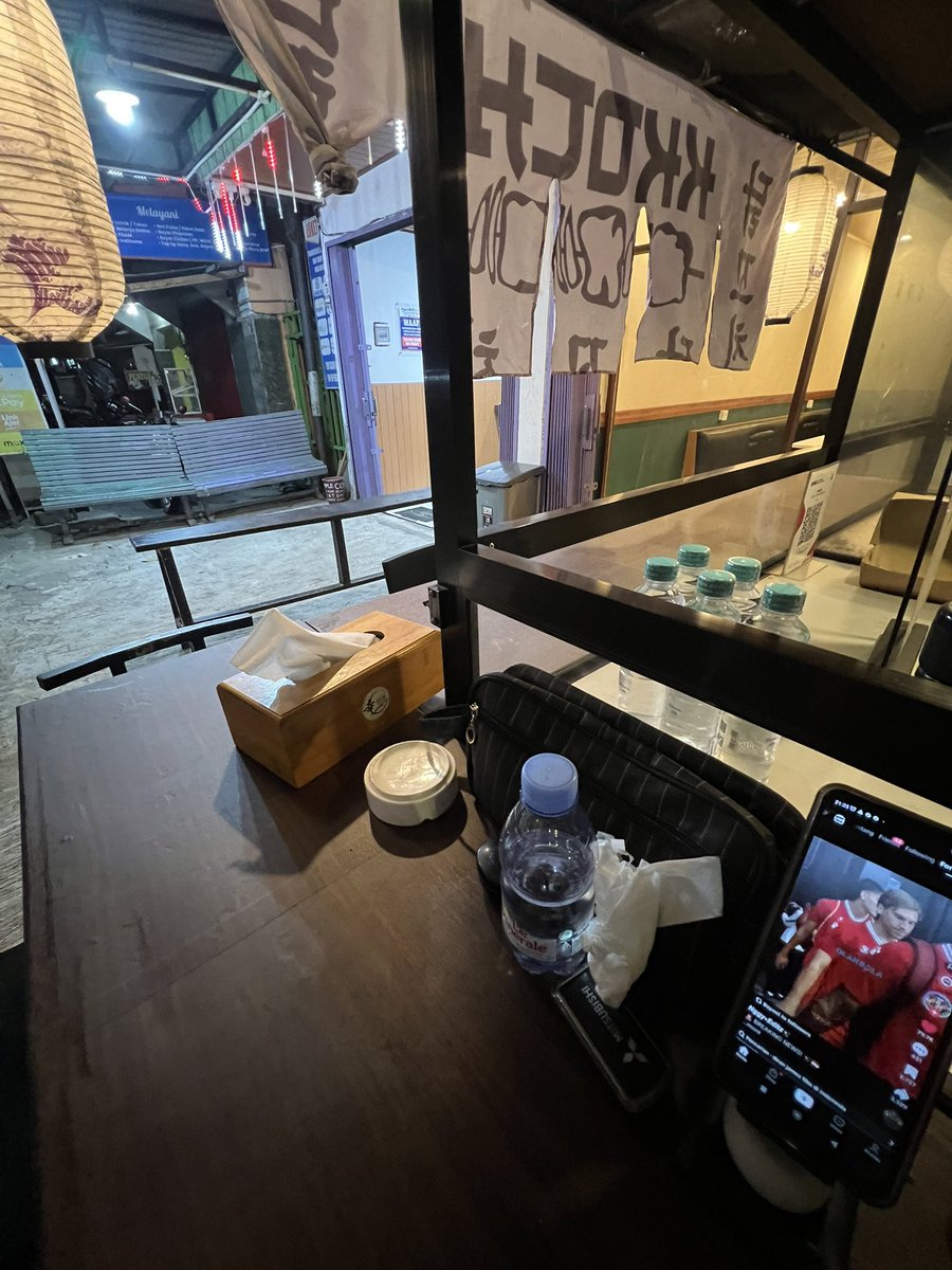 ramenow's tweet photo. Opening my #Iftarmeal with sweet #Japanesecustardpudding, followed by a main course of #grilledsatetaichan & #dakkkochi. Ending on a refreshing note with iced #butterflypeaflowertea. Truly a #moodboosting way to start #Mondayactivities!๐ฎ๐ข๐ซ๐๐ป
#kkochi #Iftar #JapaneseFood #CustardPudding #SateTaichan #IcedTea #MondayVibes #KulinerBontang #BontangCulinary #Kuliner #Culinary #Bontang