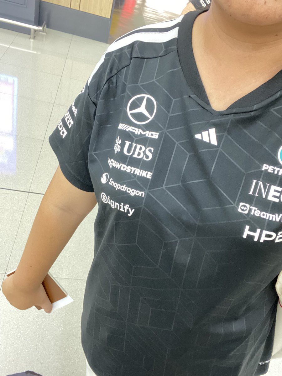 forcheerkimi12's tweet photo. at Kansai Airport i met 3 persons worn F1 Mercedes shirt 😆 https://t.co/MGIfU796jA