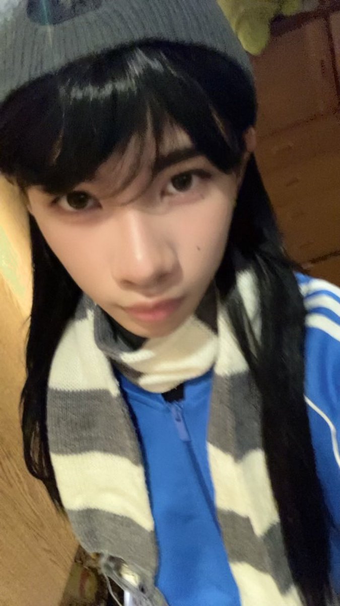 esceiz's tweet photo. Man in a wig https://t.co/sqcOO7OnGY