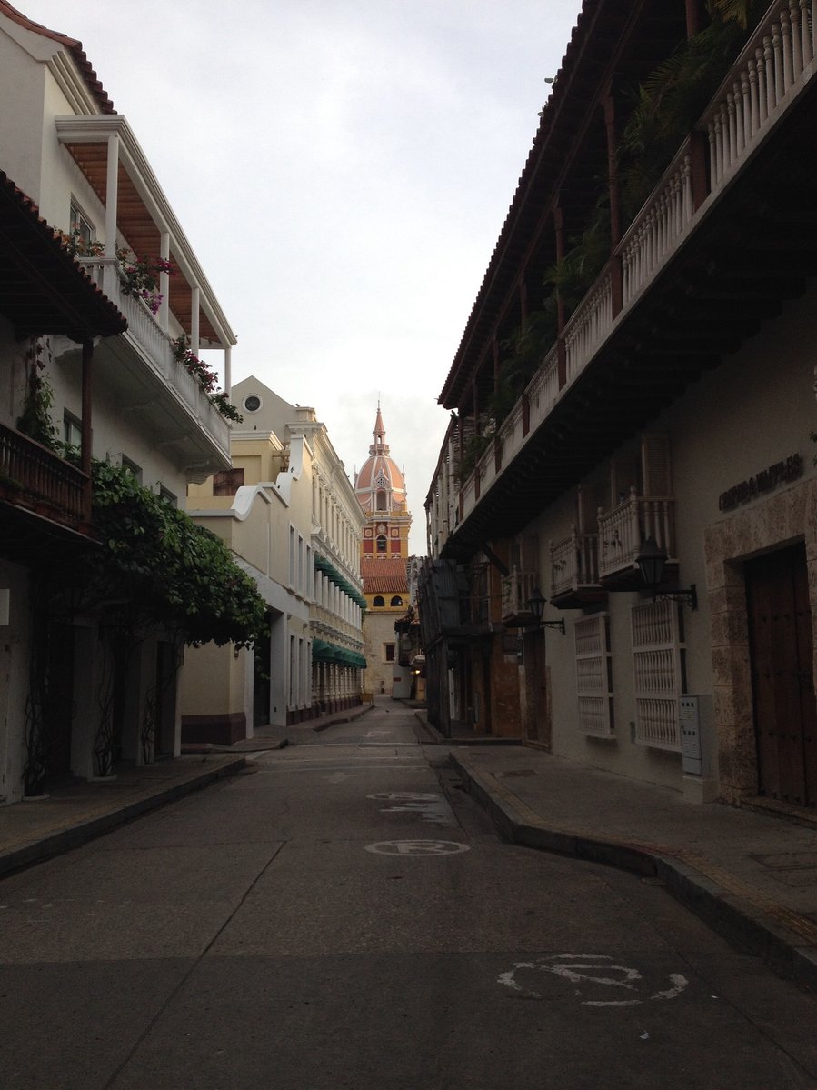 MacyCihbn's tweet photo. Hoy exploré el centro histórico de México City, probé churros con chocolate y conocí calles llenas de color! https://t.co/LIwPQ9OEJi