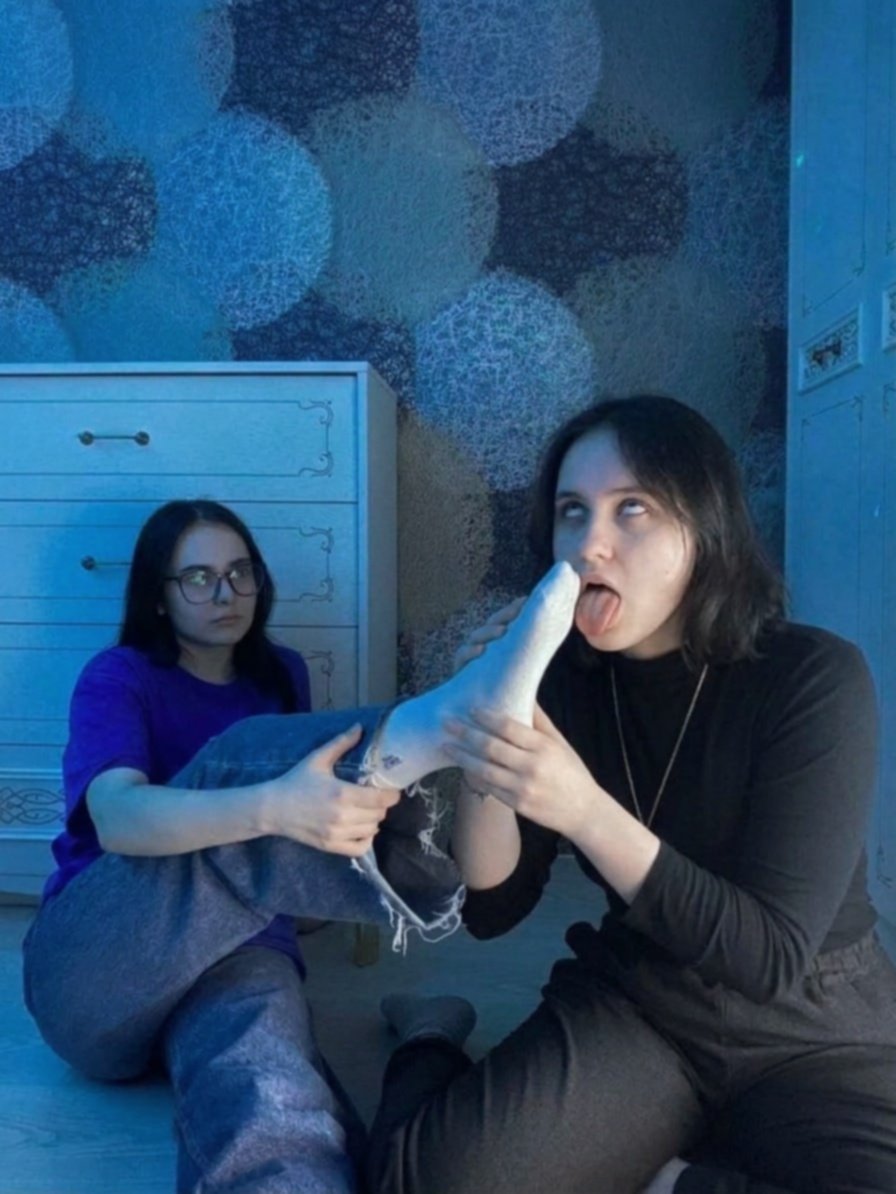 nickifushagain's tweet photo. "No of course it’s not because of that foot fetish nonsense guys have as your best friend I was just curious about how your feet smell that’s all... and maybe a little bit about how they taste too"
#feet #feetfetısh #feetworshi̇p #feetsniff #lesbian #lesbianfeet #socks https://t.co/S6sC054DVO