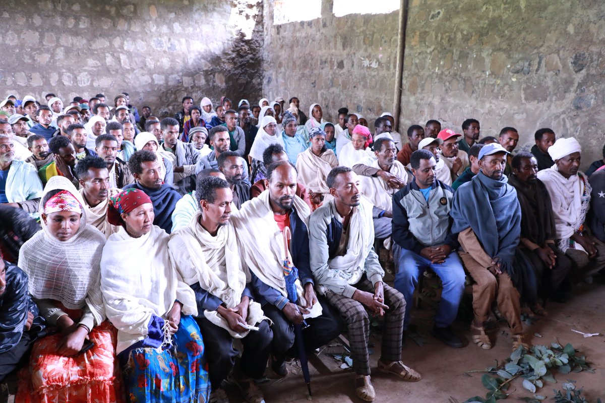 ankeshacom12's tweet photo. በአንከሻ ጓጉሳ ወረዳ ገወና  ቀጠና "በፅምዶ ስም ጦርነት ያወጁብንን ታሪካዊ ጠላቶቻችንን በጋራ ክንዳችን በመመከት እና በመደምሰስ አንፀባራቂ ድል እናስመዘግባለን !!" በሚል መሪ ሀሳብ  ከወጣቶች ጋር   የውይይት  መድረክ እየተደረገ ነው። https://t.co/vRf1qr6Nrp