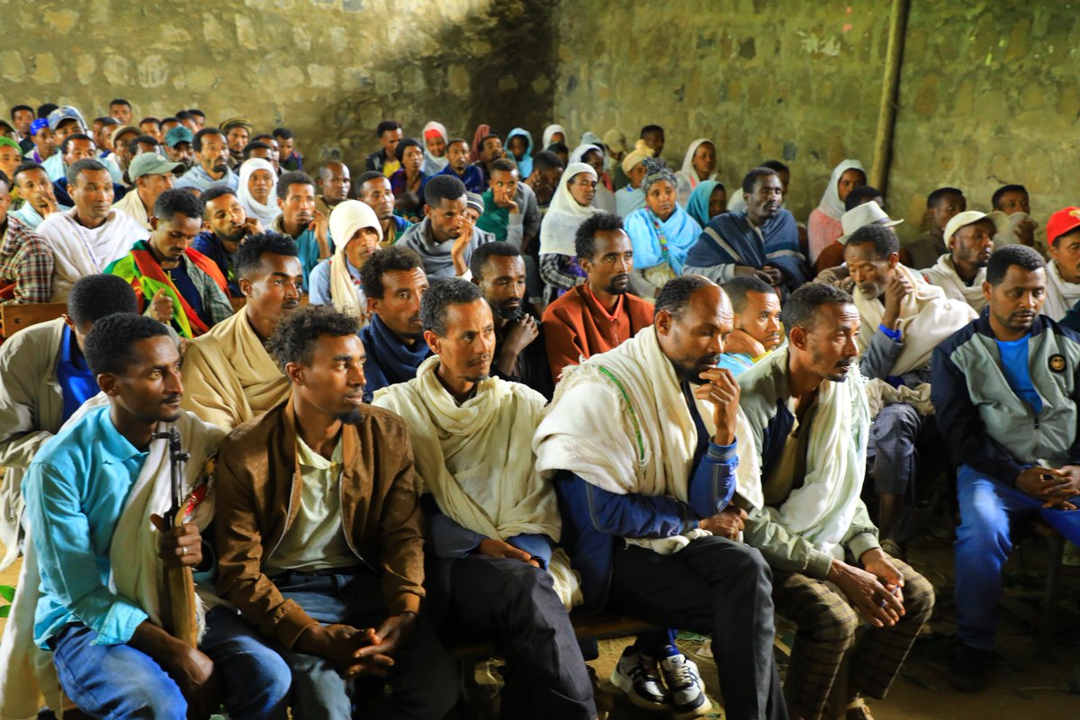 ankeshacom12's tweet photo. በአንከሻ ጓጉሳ ወረዳ ገወና  ቀጠና "በፅምዶ ስም ጦርነት ያወጁብንን ታሪካዊ ጠላቶቻችንን በጋራ ክንዳችን በመመከት እና በመደምሰስ አንፀባራቂ ድል እናስመዘግባለን !!" በሚል መሪ ሀሳብ  ከወጣቶች ጋር   የውይይት  መድረክ እየተደረገ ነው። https://t.co/vRf1qr6Nrp