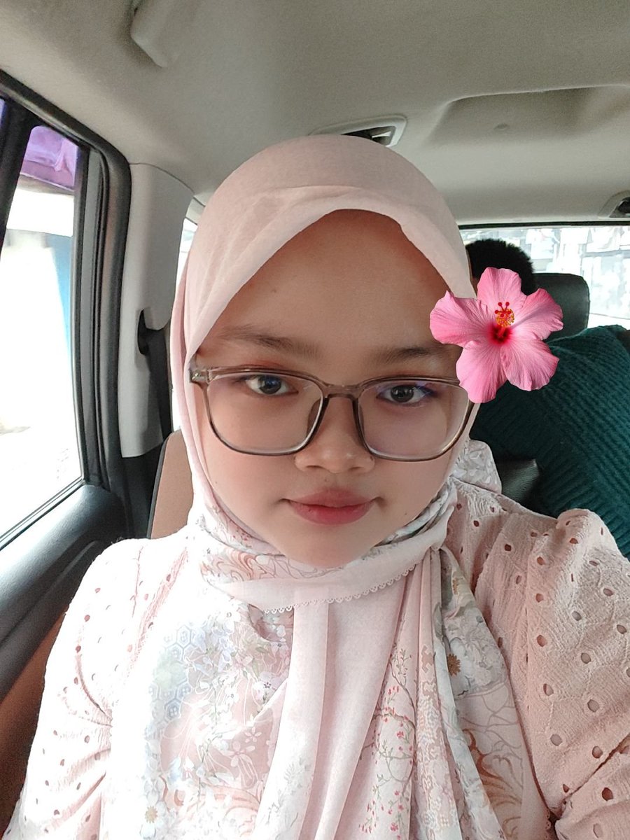 Camemii_'s tweet photo. Aku, selfie dan pink 😋🩷 https://t.co/Ab7FhBZUXR