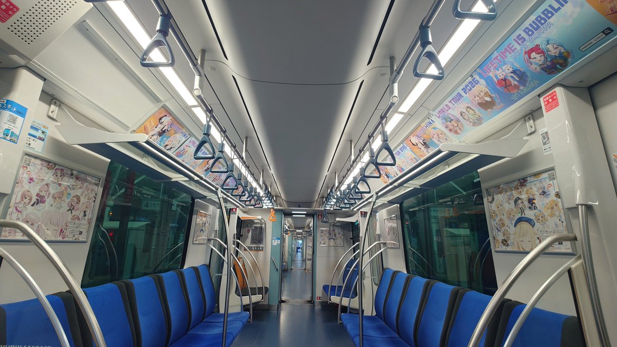 hmhnonly's tweet photo. こちら一番列車の様子です🌸
1号車～6号車までヒメヒナだらけ‼️‼️‼️
#ヒメヒナワールドツアー2026
#ヒメヒナアート

※ネタバレ注意のためワンクッション挟んでます
※撮影の際は周りのお客様のご迷惑とならないよう必ずご配慮をお願いします https://t.co/aTk9OcafZ6