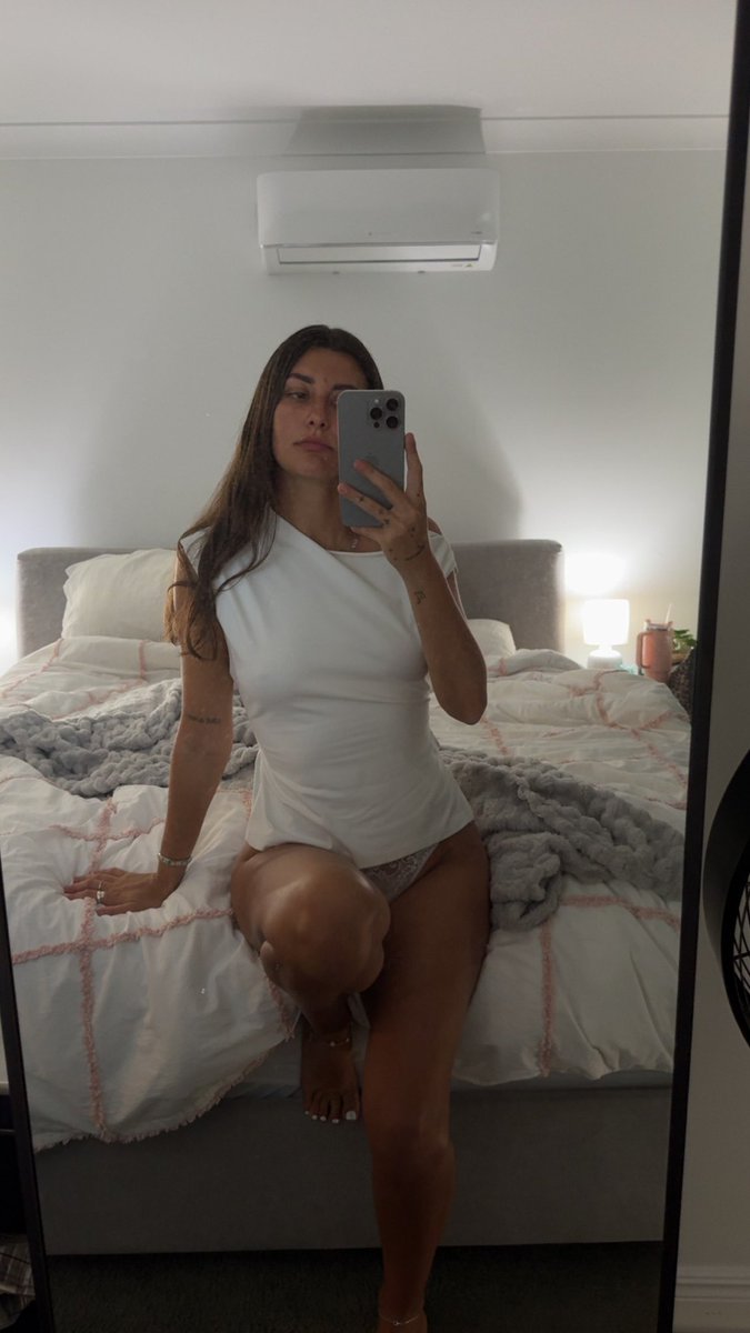 touchhhhermy's tweet photo. Angelic on the outside, a little chaotic on the inside. 😇⚡ https://t.co/Y2z985BalM