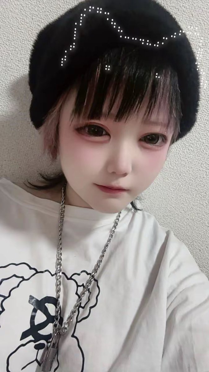 milk_sleep39's tweet photo. TikTokフィルター盛れすぎてこの顔になりたい https://t.co/W0AKMPadRE
