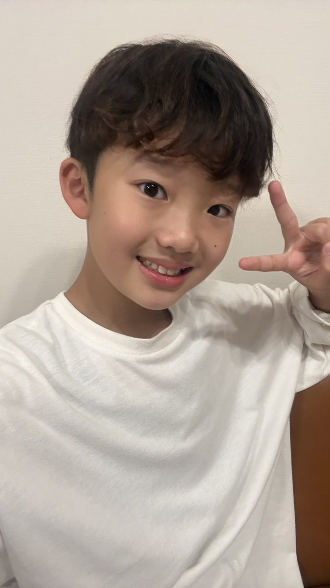 rio_tsubadan's tweet photo. こんばんはー!!みんなは今日の夜ご飯なに??僕はおばあちゃん家に行く用事があったからその時に餃子とおでんを食べさせてもらったよ!!!
おばあちゃんのご飯って美味しいよね〜!!
#つば男#つば男KIDS https://t.co/6ABd0sNJKM