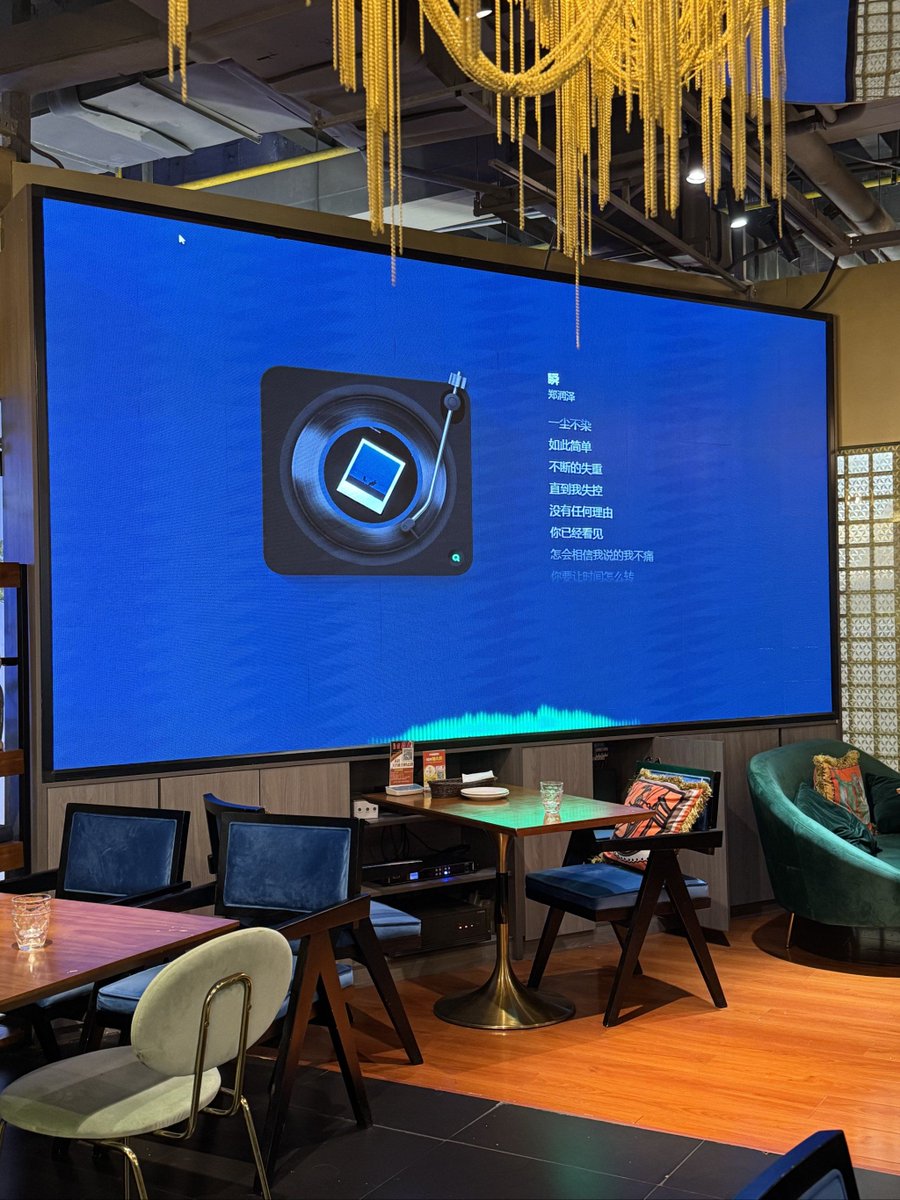 the_april93's tweet photo. Tried the new AI-powered smart café—my go-to order was ready when I walked in, plus the barista chatted about my recent music picks. Game-changing personalized coffee run! https://t.co/vGRmRX6DNS