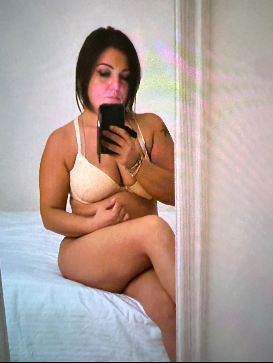morisakai223's tweet photo. Part 2 of exposing @freecuck77 sexy ass mom.  To the world.  Dm me your moms/sis,gf,wife,aunt so I can expose them too 

#cuck #cuckson #cuckhold #hotmom #hotmilf #mom #irl #irlcollector #wankchat https://t.co/U1WY1DJVPb