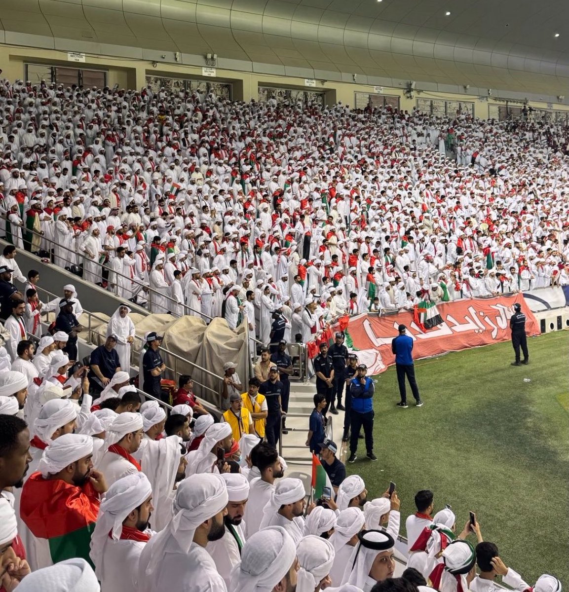 notrshdd's tweet photo. ما تعودنا نشوف جمهورنا يبخل على المنتخب بالحضور و التحفيز.. دايمًا يصنعون الحدث و يكونون حاضرين خلف الأبيض مهما بعدت المسافات 

في الدوحة في ملحق كاس العالم فعليًا الي برا الملعب اكثر من الي داخل، الجمهور الافضل في قارتنا بدون شك

 والله جدة غير مستعدة 🥶🤍
#ابيضنا_في_الخليجية https://t.co/1FUTNyvAjJ