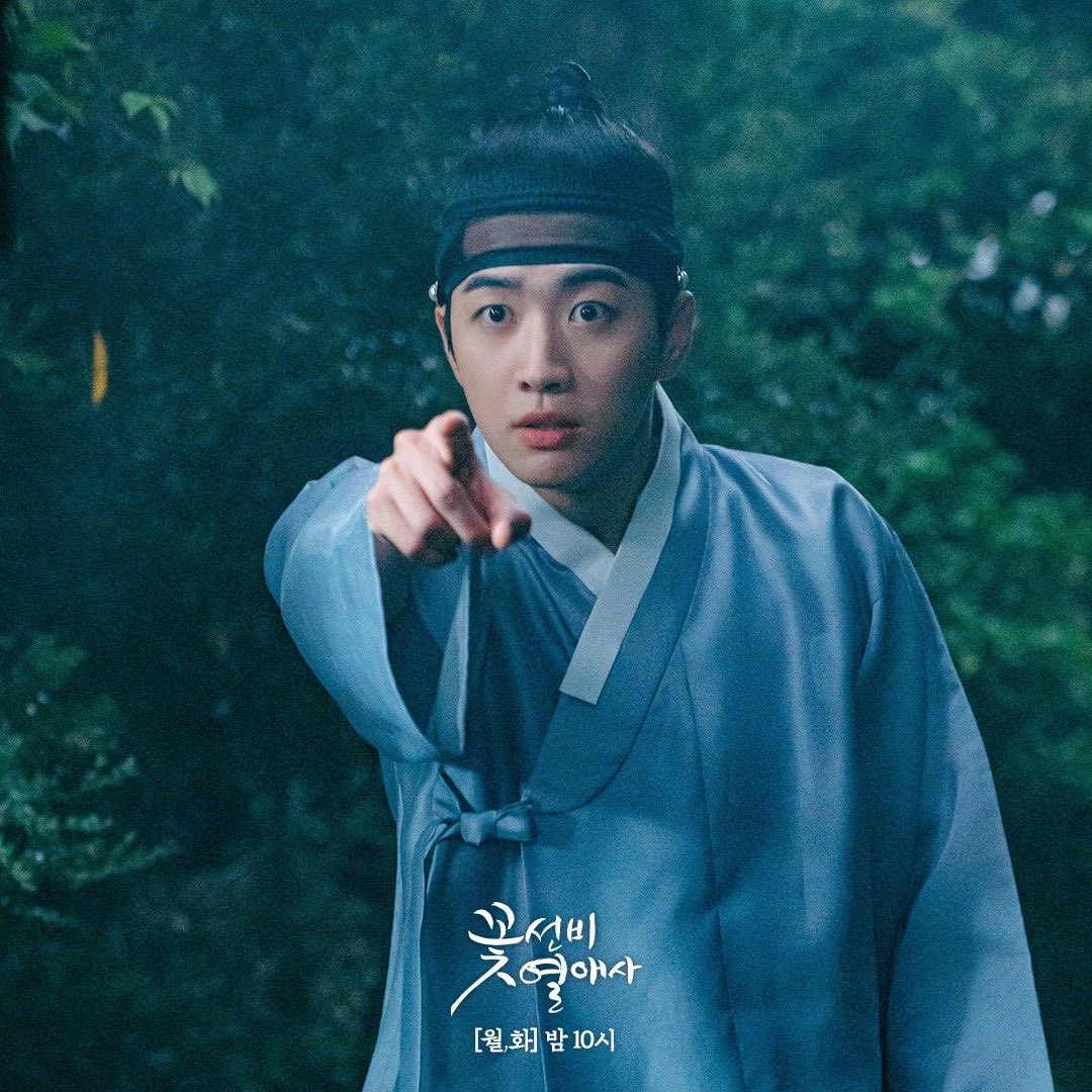 seonhoho21's tweet photo. Kanghoon drama review:
-the red sleeve (historical,romance)
9/10
-little women (mystery,drama) 9.5/10
-the secret romantic guesthouse (historical,romance) 8.5/10 
(10/10 for shi yeol)
-a time called you (time travel, fantasy) 6/10  (sorry time travel &amp; fantasy ain't my thing 🙏) https://t.co/ocOuZVwMVD